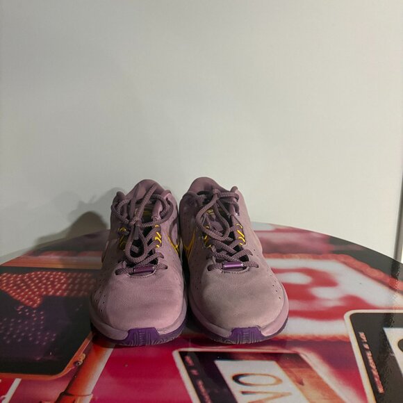 LeBron XXI Violet Dust/University Gold - Picture 1 of 4